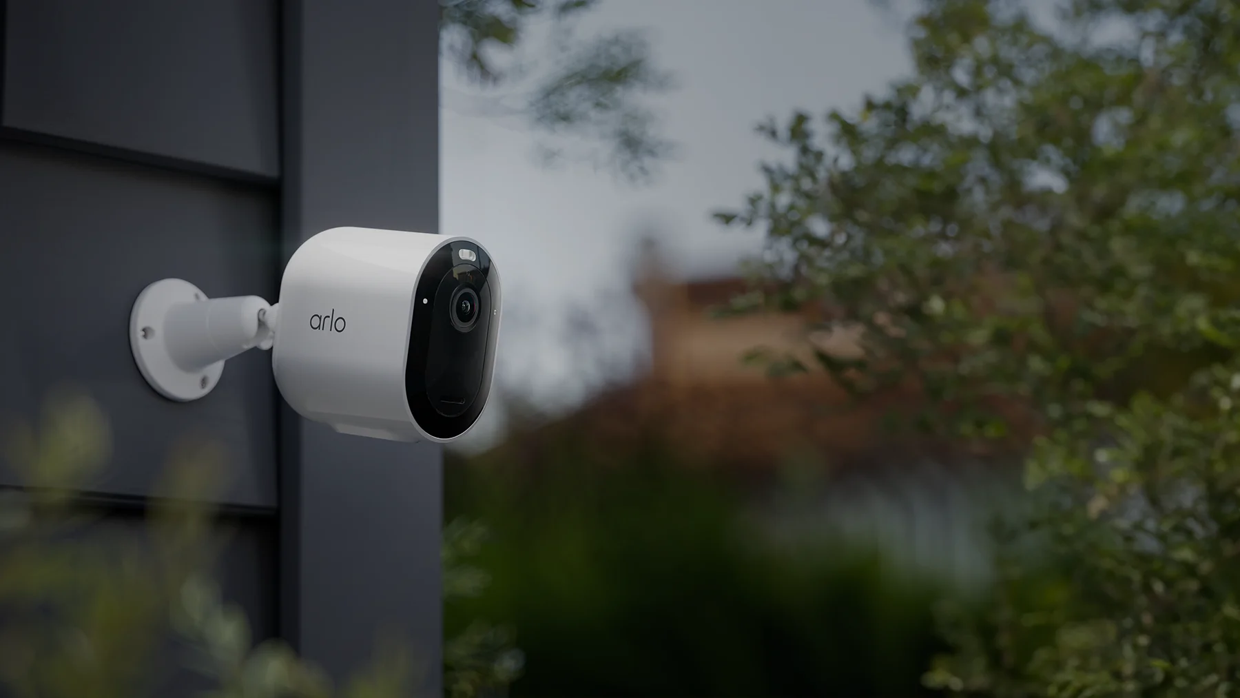 Hemlarm med övervakningskamera